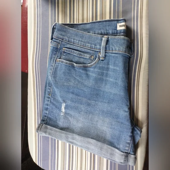Sz 30 LEVI'S Shorts - Picture 5 of 16
